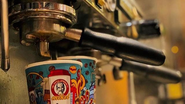 Άνοιξε χθες το πρώτο Καφέ Mikel